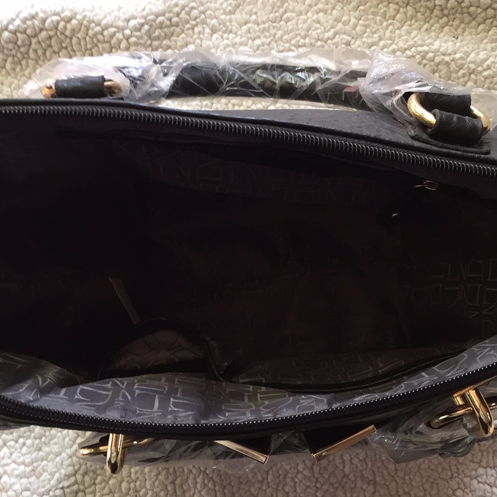 Danielle Nicole Alexa Tote - Picture 11 of 11